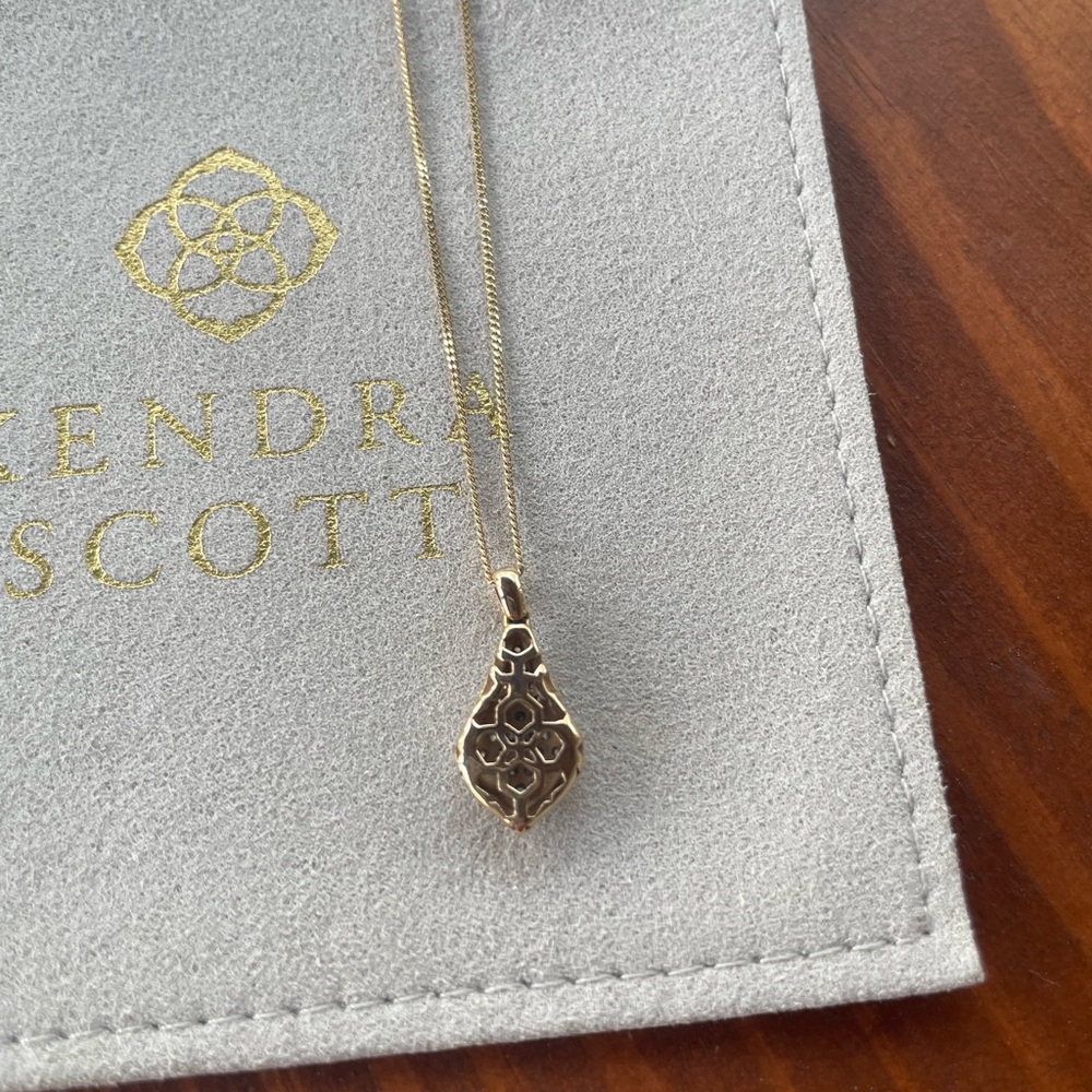 Kendra Scott Lela Necklace - Picture 4 of 5